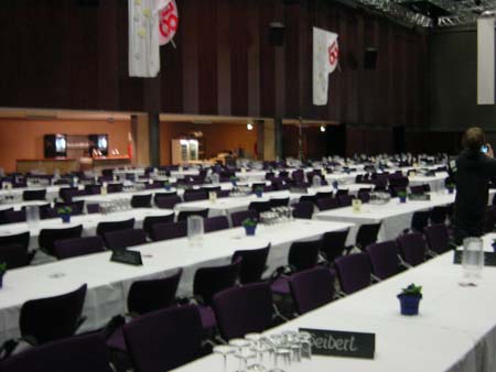 Helmut List Halle, ei#F1D84.jpg